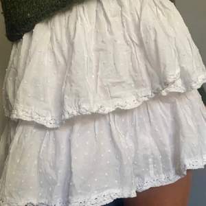 Säljer denna slutsålda superfina kjol från byAnastasia i storlek S. Den är bara använd en gång. ❤️Säljer för 270 kr plus frakt. Frakten kostar 66 kr