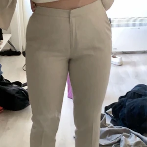 LINNEBYXOE - linnebyxor i kortare modell. Köpta förra året, använda men nyskick 