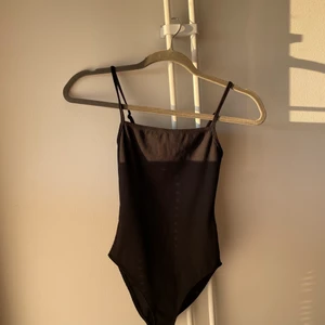 Ribbad body  - Ribbad fin body från Gina Tricot 