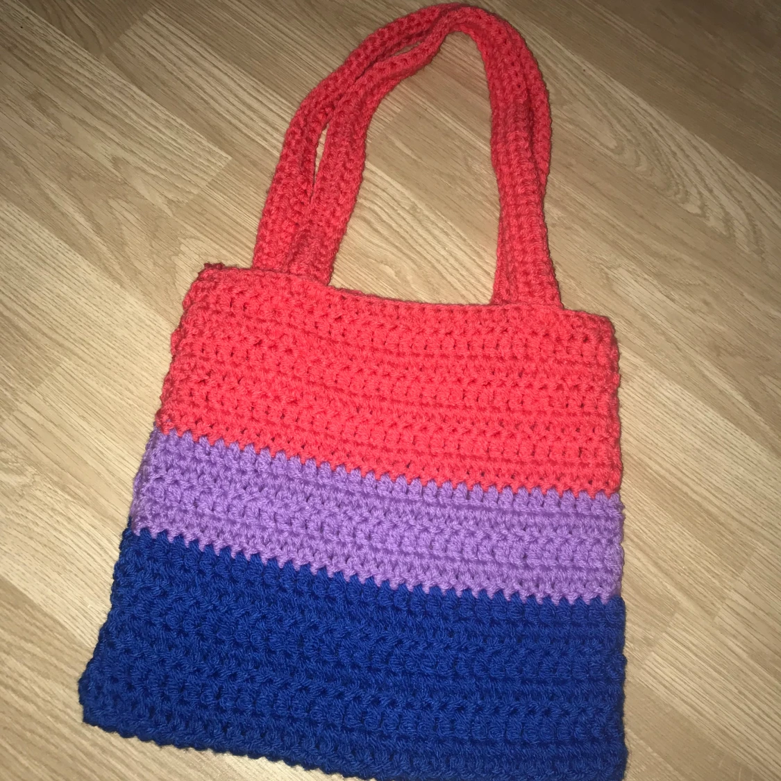 Bisexuell flagga virkad väska