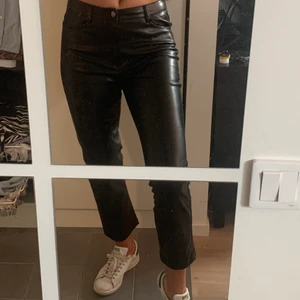Skinnbyxor - Skinnbyxor från Carin Wester! Jätteskönt material, knappt använda! Frakt ingår i priset