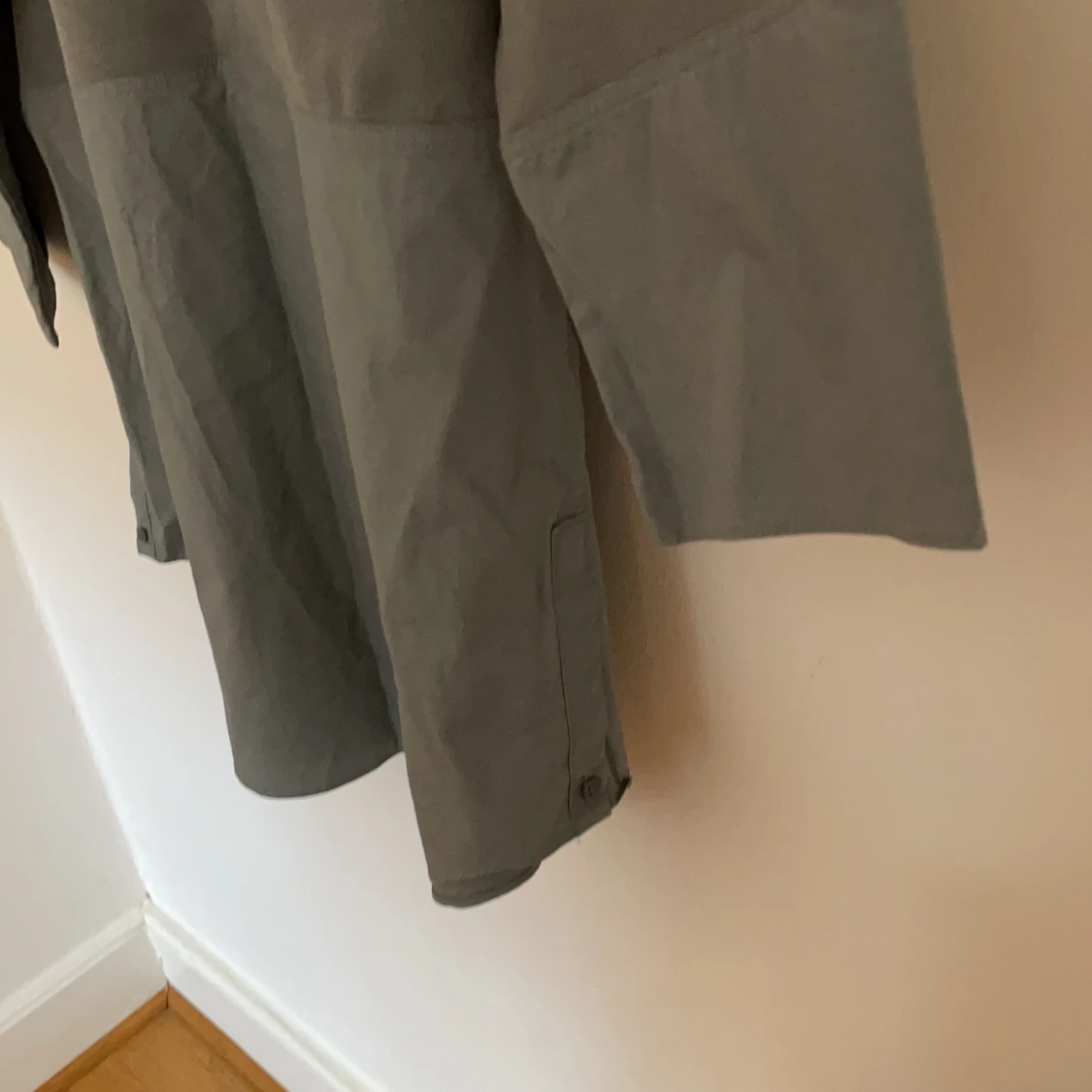 Tröja/blus från COS i stl small - 90