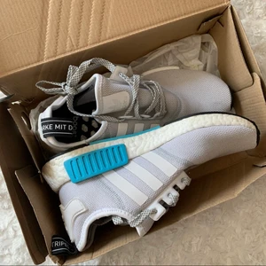 Adidas NMD knappt använda - Sneakers som inte finns att köpa längre, knappt använda (se sulan) strl 37. Budgivning om fler är intresserade, köp direkt 700kr