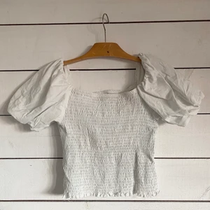 Söt topp!!! - Topp från Gina Tricot!!! 🥰 Storlek L men passar M bra 