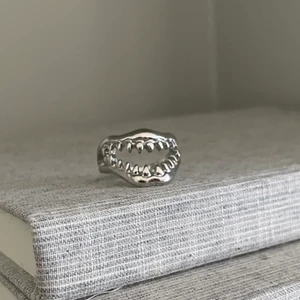 Haj ring! - Nu finns denna super coola och populära ringen att köpa ifrån mitt företag @jewelrybijoux , passa på säljer ut fort som bara den💙🦈🤍