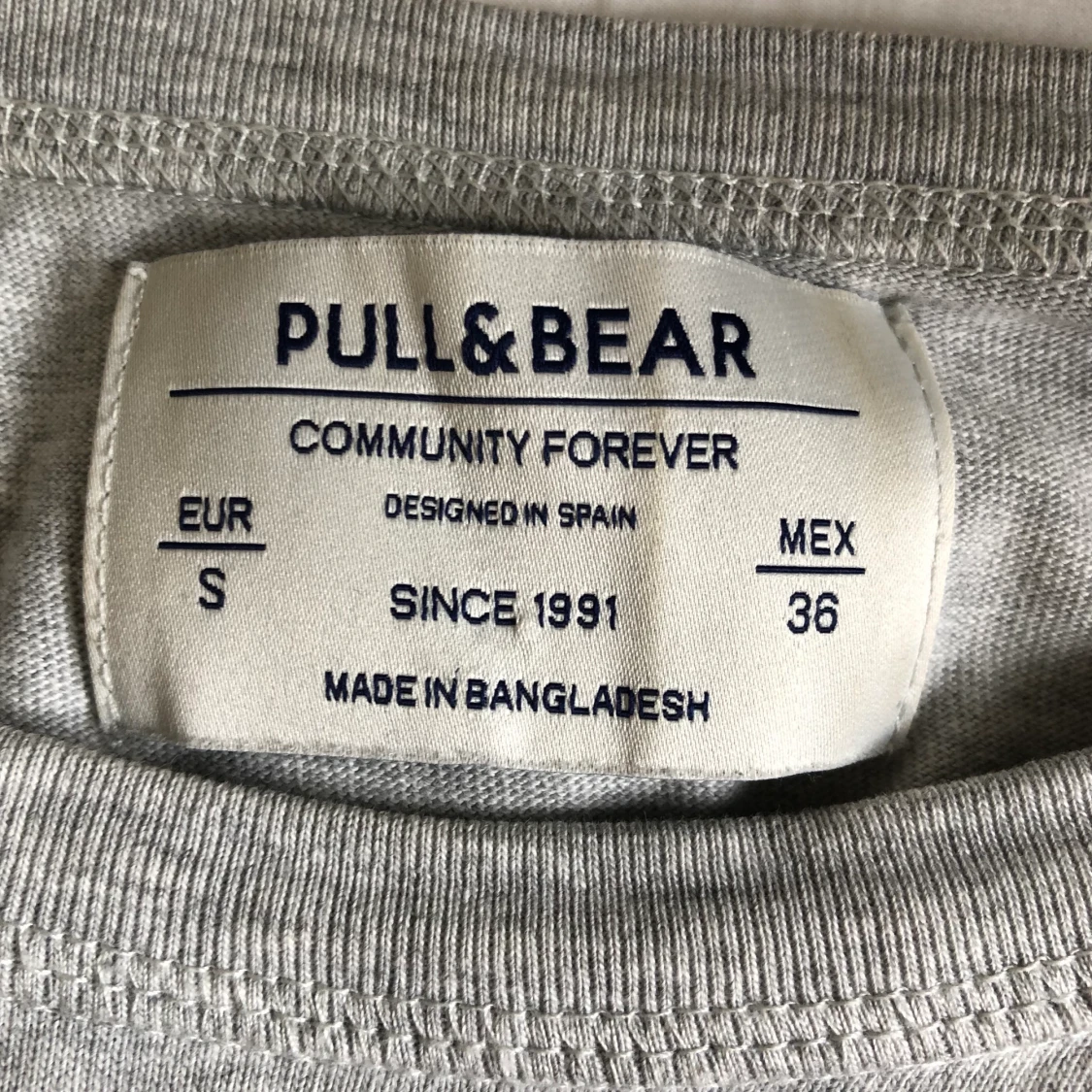 Grå pull&bear T-shirt - 91