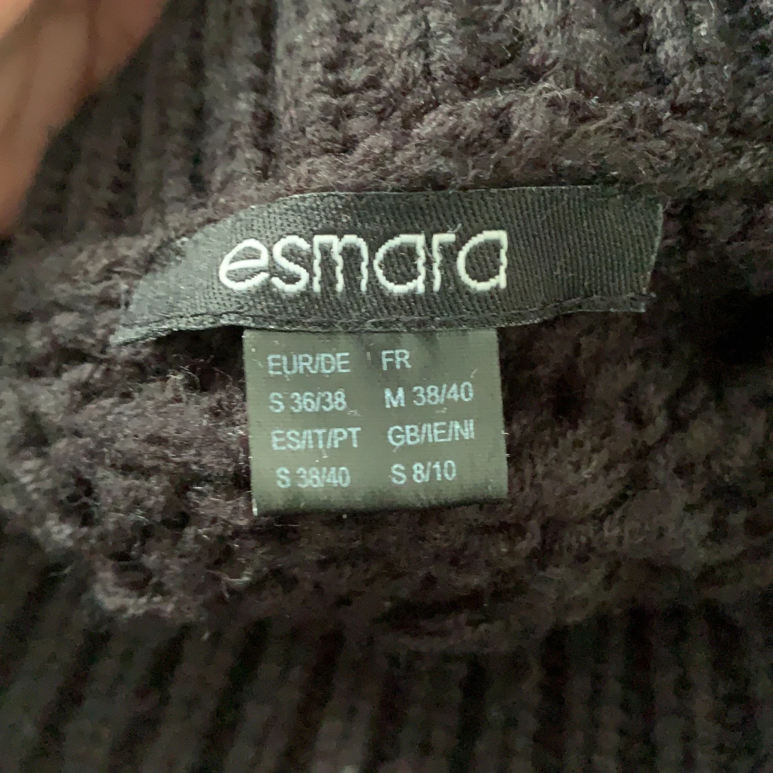 Esmera märkes tröja  - 90