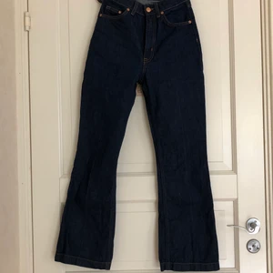 Jeans  - Supersnygga jeans i nyskick som tyvärr inte passar mig. Storlek: EUR 32, US 2. 150kr + frakt 📦 