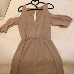 Klänning - Väldigt fin klänning