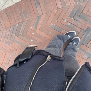 Gråa byxor  - Gråa byxor med slits från Gina, raka, använda Max 2 gånger 