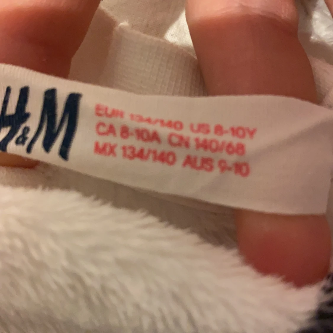 Fluffig tiger tröja/långärmad storlek 134/140 - 91