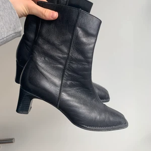 Klackar  - Fina klackar köpta på secondhand! Tyvärr kommer de inte till användning. 