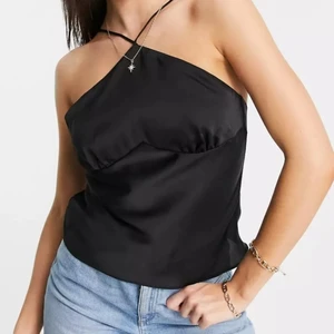 Satin linne  - Skit snyggt linne i satin från asos. Helt oanvänd, säger pga att den inte satt så fint på mig!💕