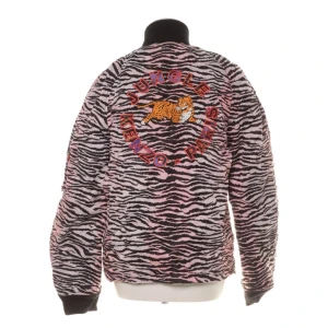 Konto jungle - Varan är i bra skick och har inga tydliga defekter.