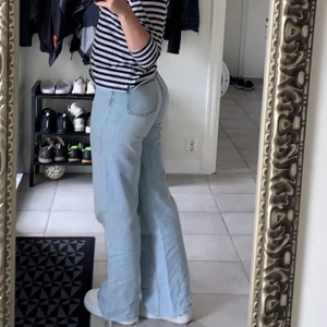 Jeans - Jeans från zara i jätte fint skick, säljer då de ej kommer till användning