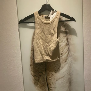 Zara linne  - Aldrig använt, lapp kvar. Skorv för intresse och för fler bilder. 