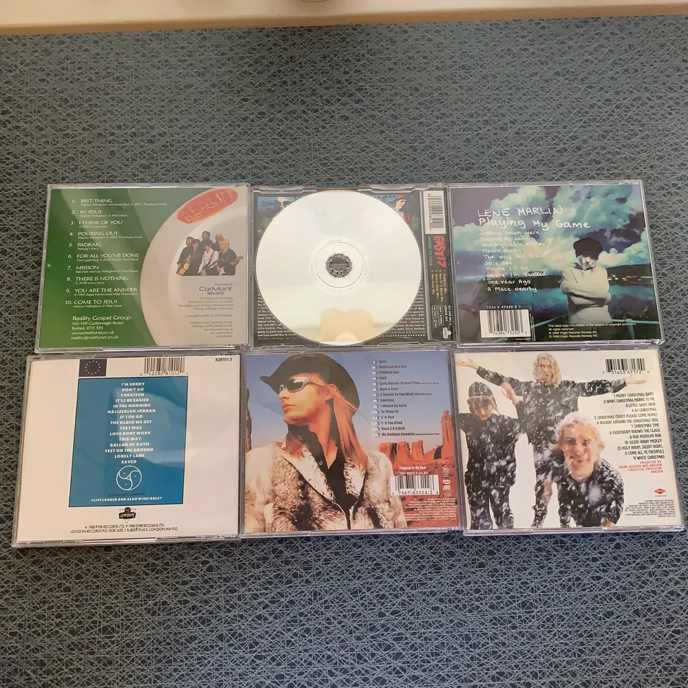 6 CDs i bra skick för bra pris ;). Övrigt.