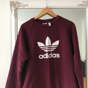 Adidas originals sweatshirt size M - In good condition 