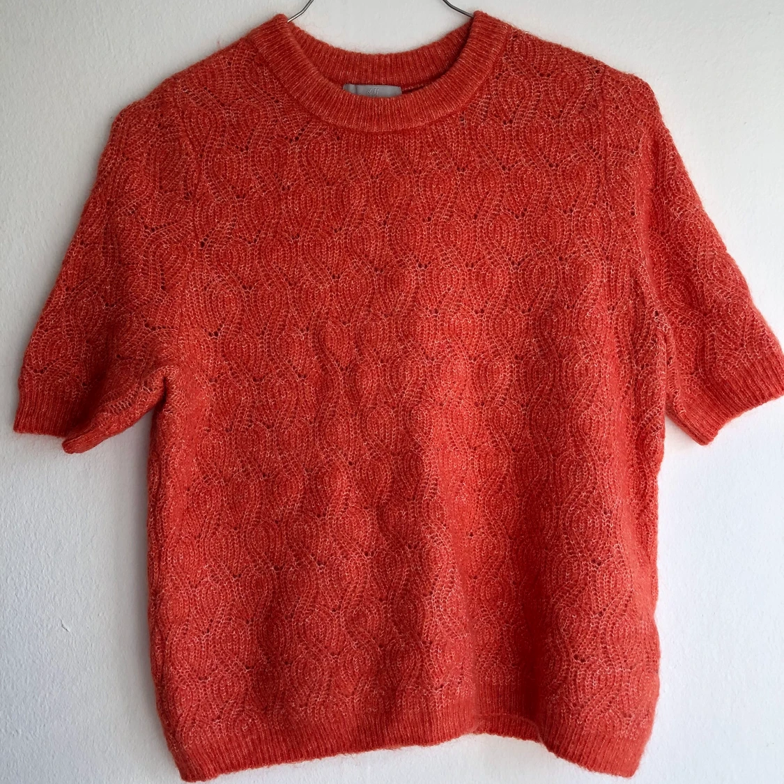 Lovely knitted sweater w/ short sleeves  - 90