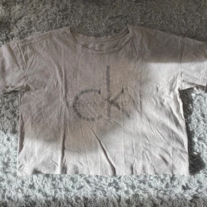 Calvin Klein tröja - Har en likadan i svart på min profil också. Storlek S men passar även M.