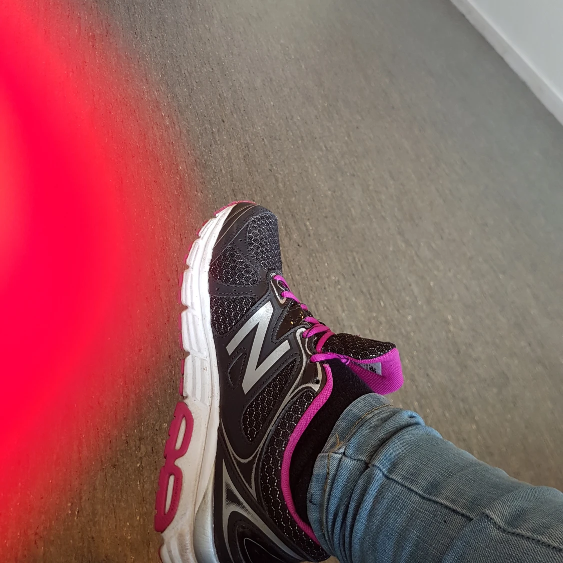 En Swedbank  12000 watt. Grön. Helt ny. Nike skor i strl 38. Använda 2 ggr.  - 90