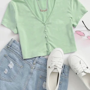 Söt grön topp 💚 - Oanvänd topp i storlek XS 💚