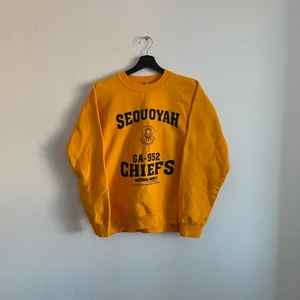 Vintage Sweatshirt  - Vintage ”Sequoyah” sweatshirti bra skick och storlek M