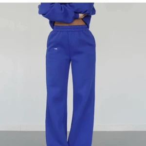 Venderbys Mjukisbyxor - Mjukisbyxor i strl S/M från Venderbys. Helt oanvända med lapp kvar. Säljer pga att de var för små för mig. Bud från 400, köpare står för frakt.