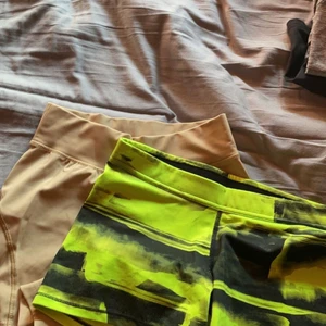 Shorts  - Två nästan helt oanvända tränings shorts 