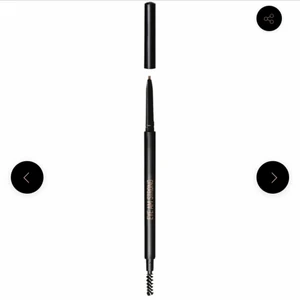 Ögonbrynspenna - Helt oanvänd brynpenna i färgen ljusbrun🤎 ENDAST testad på handen. Orginalpris: 160kr