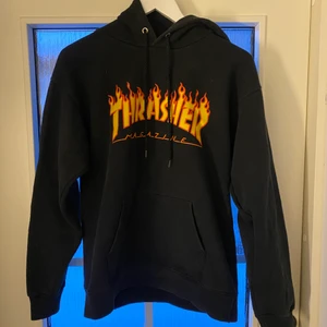 Trasher hoodie  - Knappt använd, nyskick, köpt för 1000kr pris kan diskuteras 