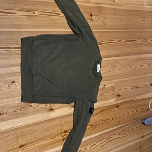 Stoneisland crewneck - Stoneisland crewneck strl s(passar m skick 8-10 inga fläckar skicka dm för frågor och fler bilder.😚 prutmån finns 