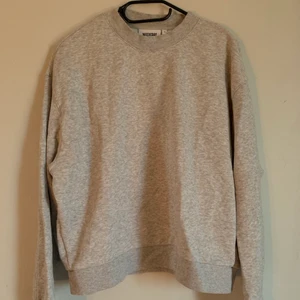 Sweatshirt  - Säljer denna sweatshirten från weekday💗💓💗