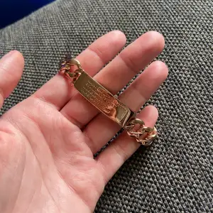 Jättefint armband från Michael Kors i roséguld. Inköpt på raglady by tara. Nypris 799kr