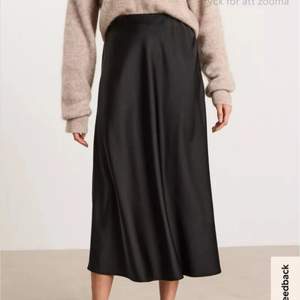 Söker denna kjol från Lindex i strl S, hör gärna av dig om du vill sälja den! :) 