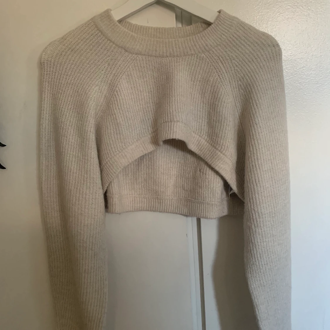 Stickad croppad tröja