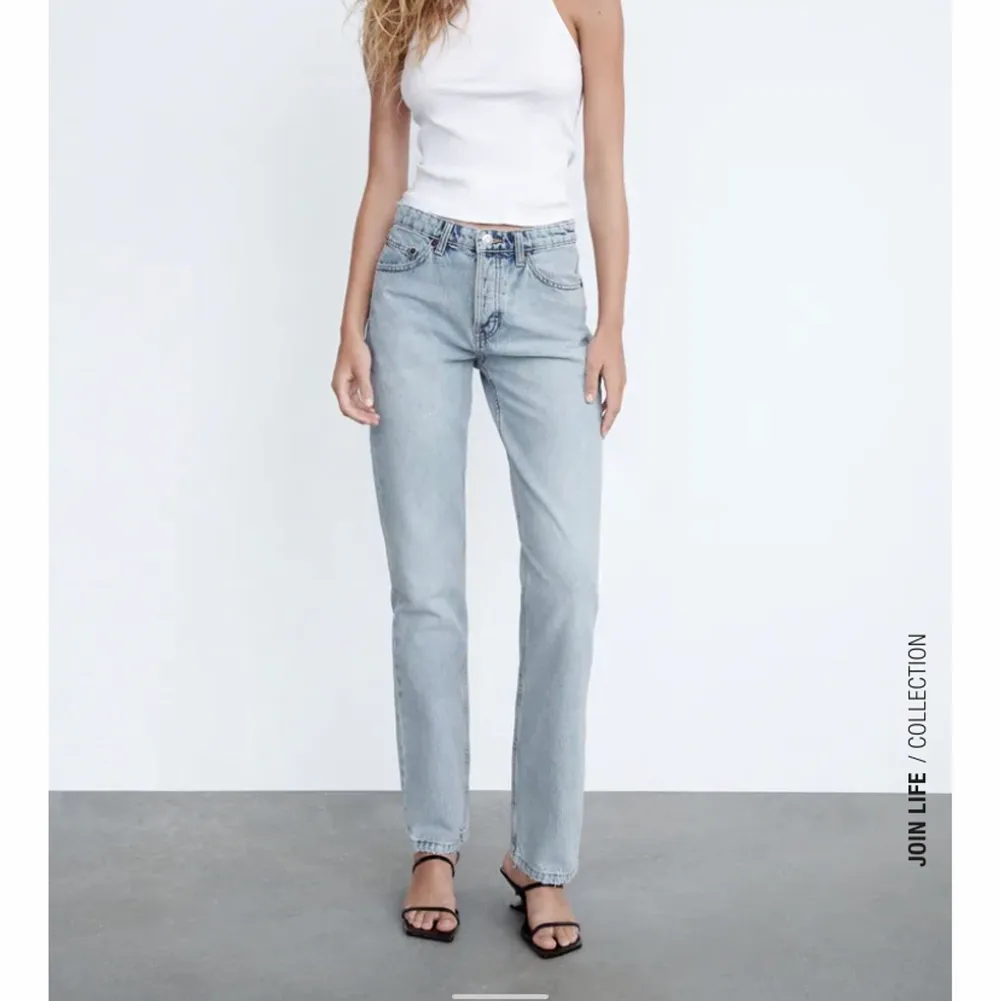 Zara midwaist jeans i storlek 36. Säljer dom eftersom det inte var min storlek. Fint skick och köpta här på plick. högsta bud: 200kr . Jeans & Byxor.