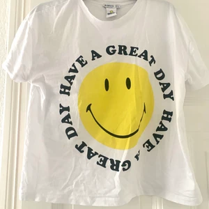 Smiley t-shirt - Supercool t-shirt från Stradivarius X SMILEY😄 bra skick! 
