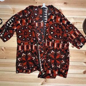 Tunn skjorta - Skjorta/kofta i tunt väldigt mjukt och bekvämt tyg köpt second hand :)