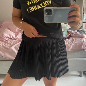 Kjol - Finaste kjolen från Zara💗 Passar en S/M. 75 kr 💗💗