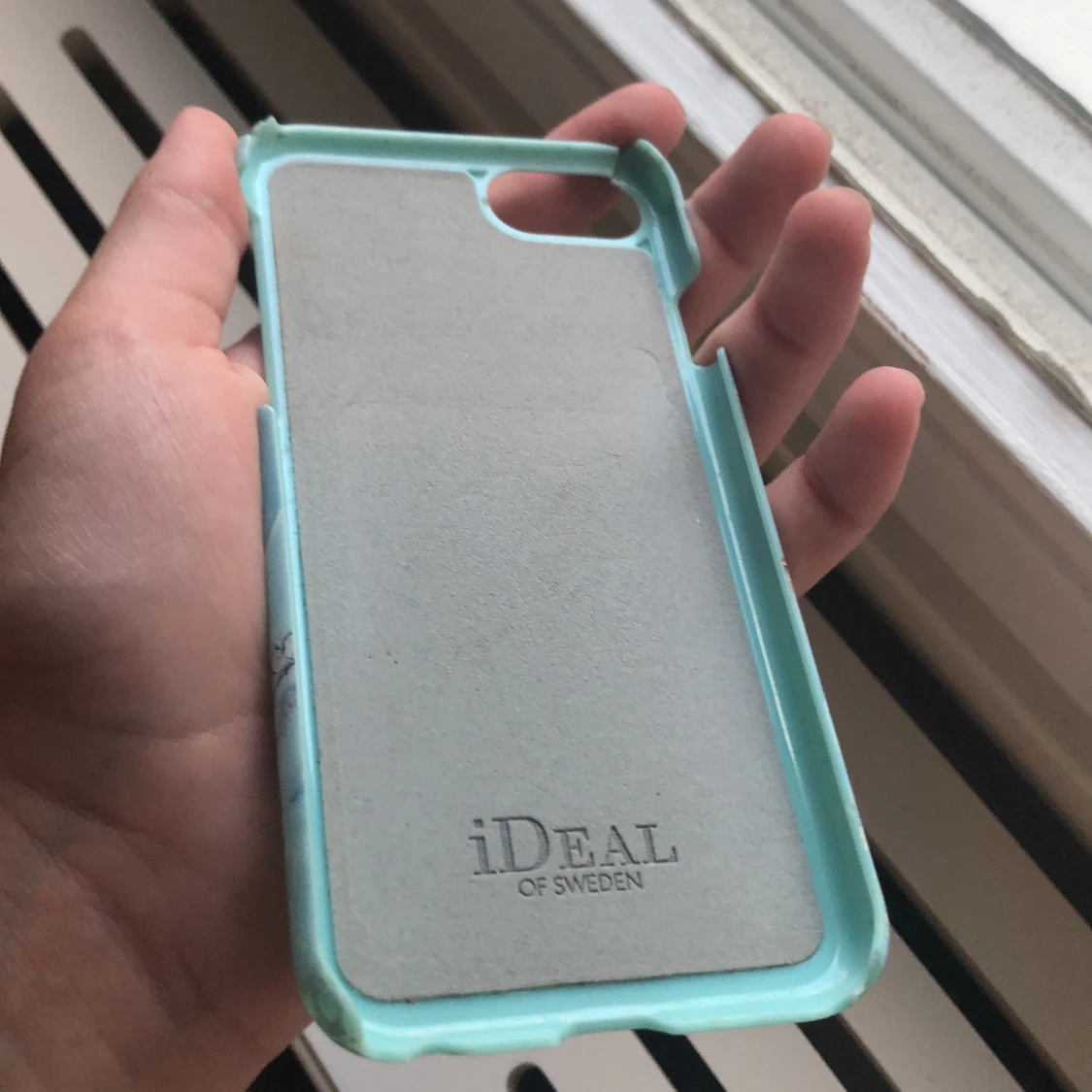 Ett blått skal till iPhone 8 - 91