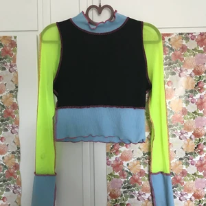 Shein, storlek S - Supercool tröja som nästan aldrig är använd!