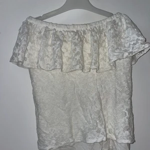 Chelsea topp st xs - Säljer denna Chelsea topp som köptes för 1,5år sen och inte kommer till användning längre. Den är i fint skick, lite sliten från tvätten. Köptes för 249 säljs för 15kr (köpare står för frakt).