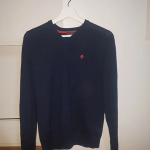 Morris pullover - Säljer denna fina Morris pullover i storlek M. Här används 2 gånger är nyttskick. 