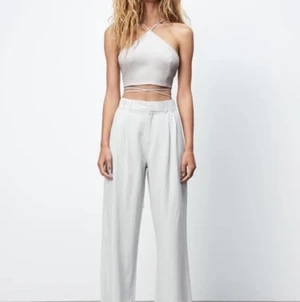 Topp från Zara i Storlek M - Justerbar, snöring 🤍 gratis frakt 