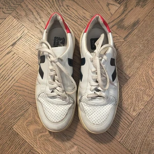 Sneakers från Veja - Sneakers från Veja i storlek 37