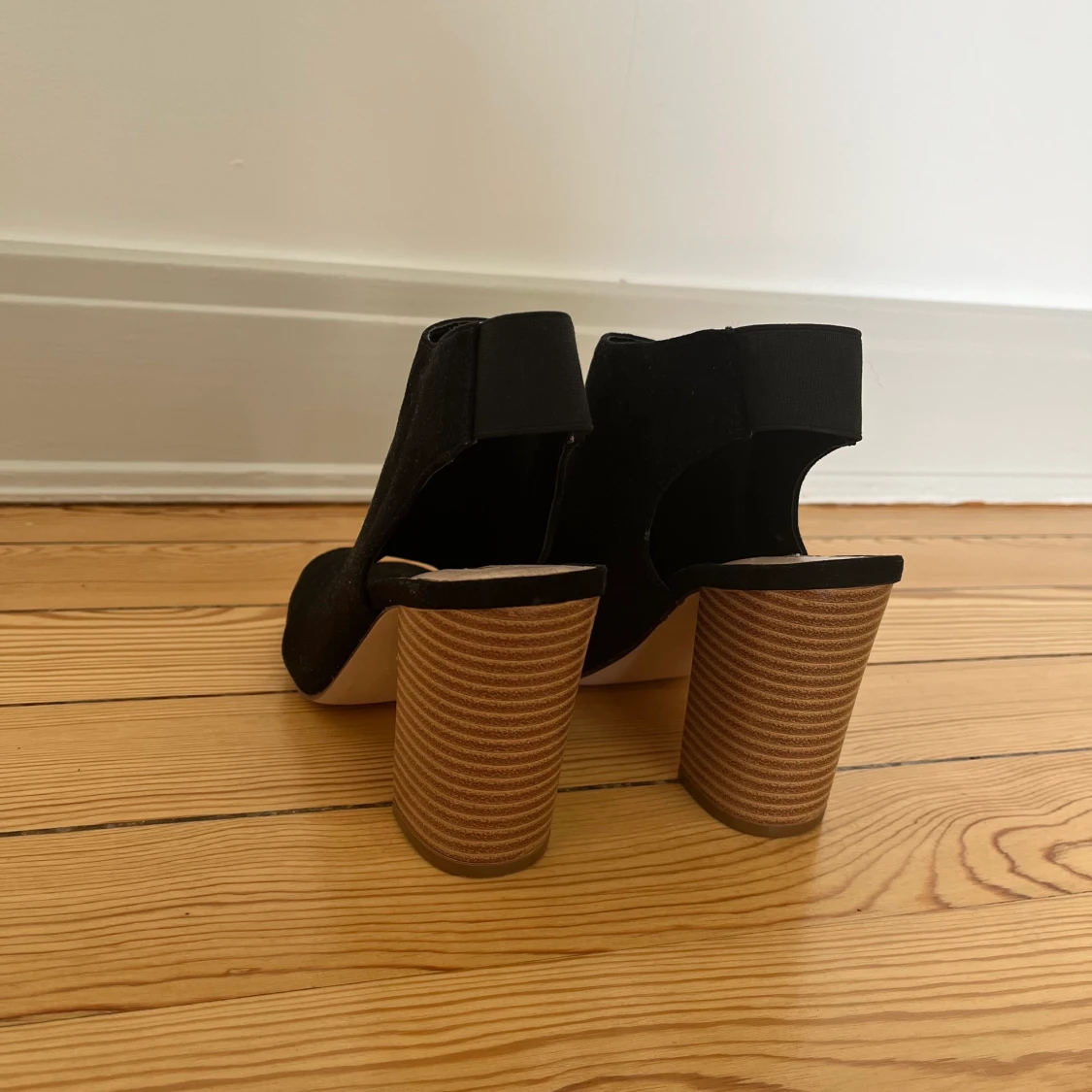 Svarta klackskor  - 90