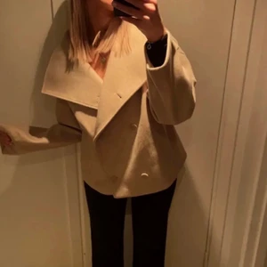 Jacka  - Intressekontroll