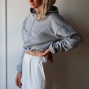 Cropped tröja - Frakt tillkommer 