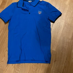 Kenzo fin T-shirt  - Jag har använt plagget ett antal gånger, är i huvsatt nytt skick. 